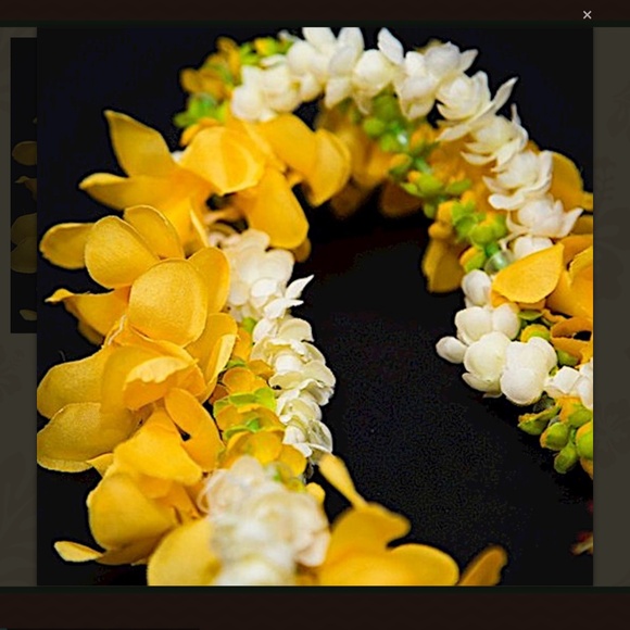 Lovely Hawaiian Floral Lei Top - Picture 5 of 5